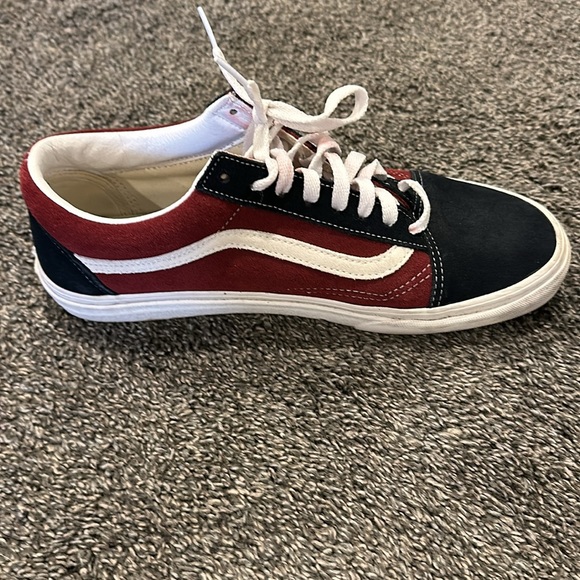 Men’s Vans - Picture 4 of 11